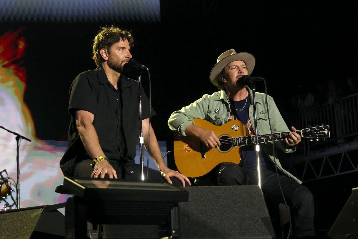 Pearl Jam και Bradley Cooper τραγούδησαν μαζί στη σκηνή