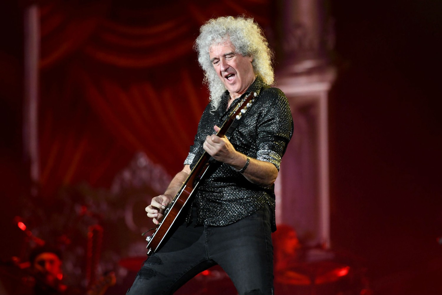 Brian May: Αναδημιούργησε το εξώφυλλο του «The Game» των Queen με τεχνητή νοημοσύνη για να προειδοποιήσει για τους κινδύνους