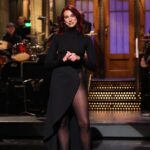 Dua Lipa, Miley Cyrus και Mick Jagger αποκαλύπτουν τα μυστικά του «Saturday Night Live» στο ντοκιμαντέρ «50 Years of SNL Music»
