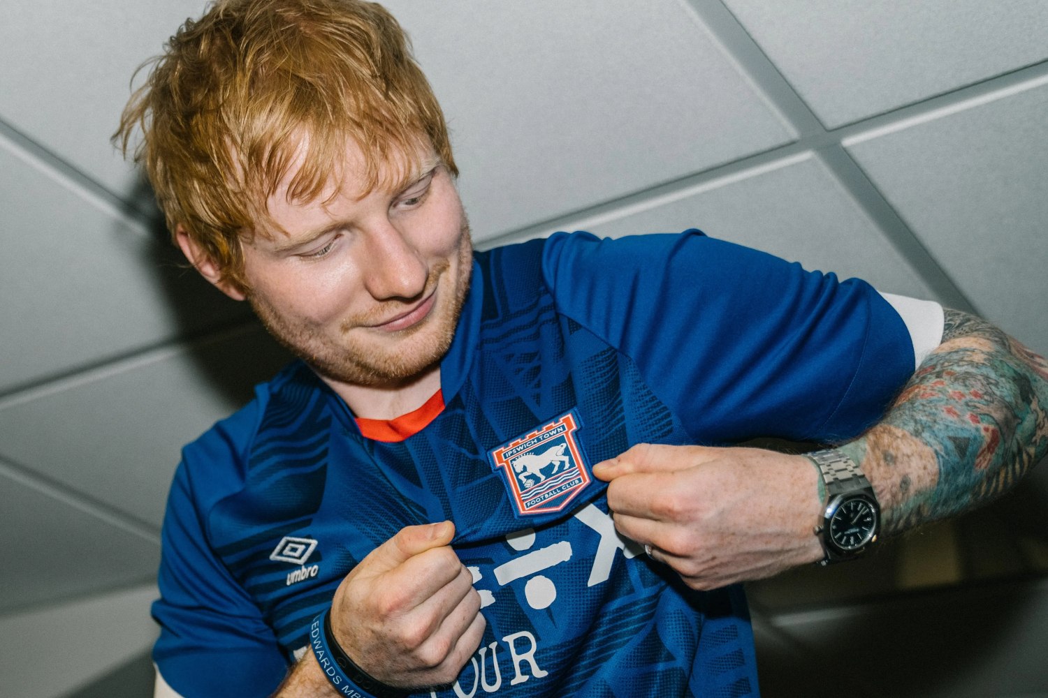 Ed Sheeran: Γιόρτασε με τους παίκτες της αγαπημένης του ομάδας Ipswich Town την άνοδο στην Premier League