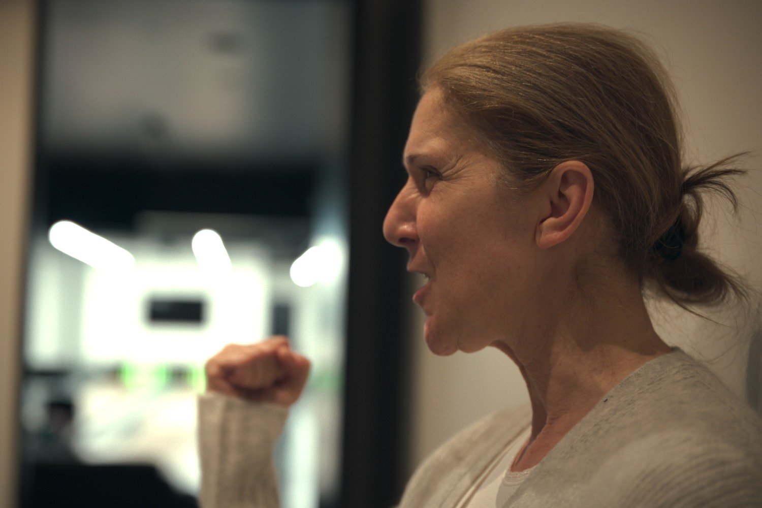 Celine Dion: Παλεύει να κρατήσει τη φωνή της στο trailer του νέου ντοκιμαντέρ της