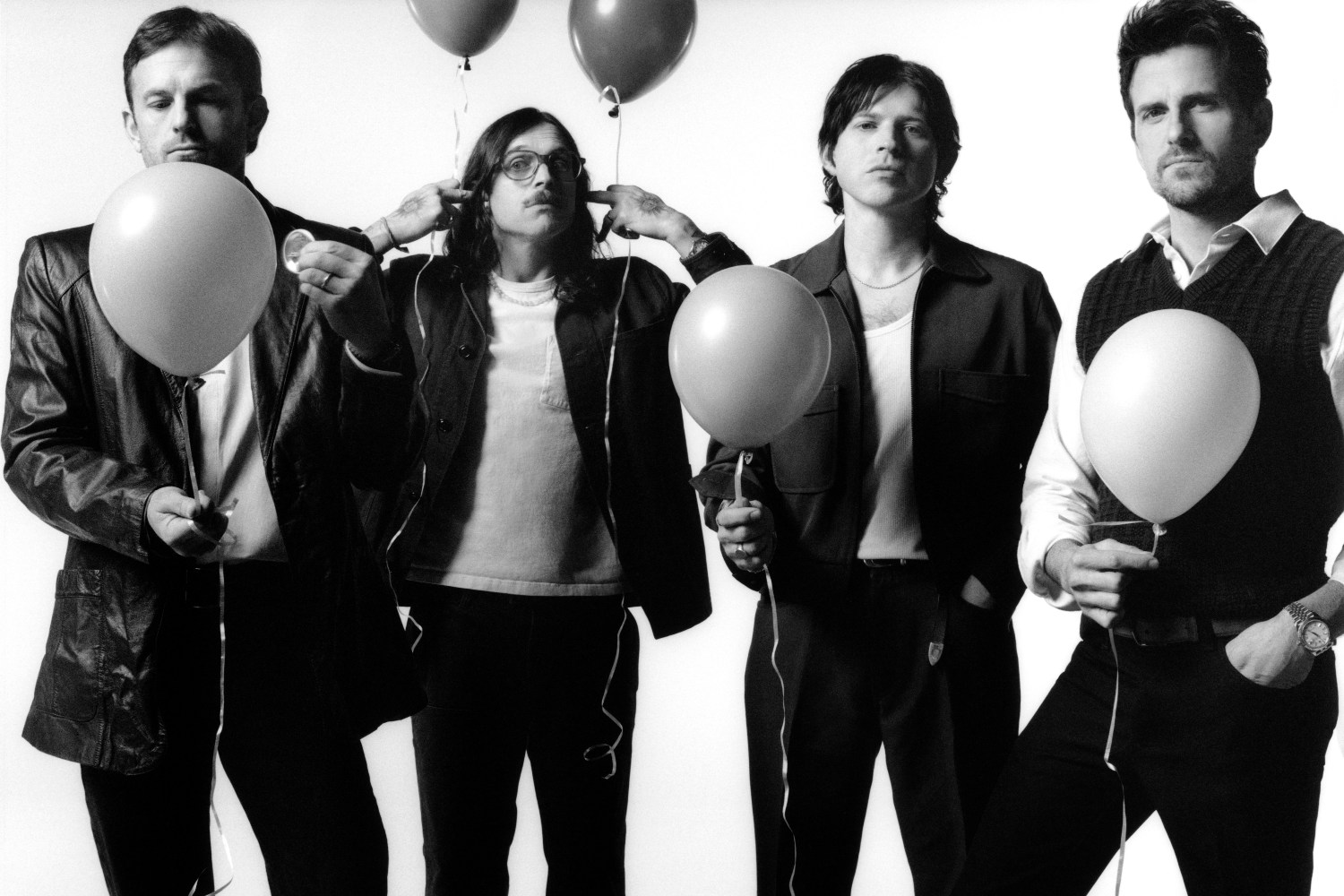 Kings of Leon: Απελευθερώνονται και διασκεδάζουν στο νέο άλμπουμ «Can We Please Have Fun»