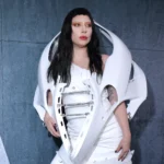 Η Lady Gaga έβαλε φωτιά στο Roblox – Η εμφάνιση – έκπληξη και τα teasers για το «Dead Dance»