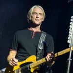 Γιατί ο Paul Weller δεν βιάζεται να κυκλοφορήσει νέα μουσική: «Περιμένω μέχρι να έρθει να με βρει»