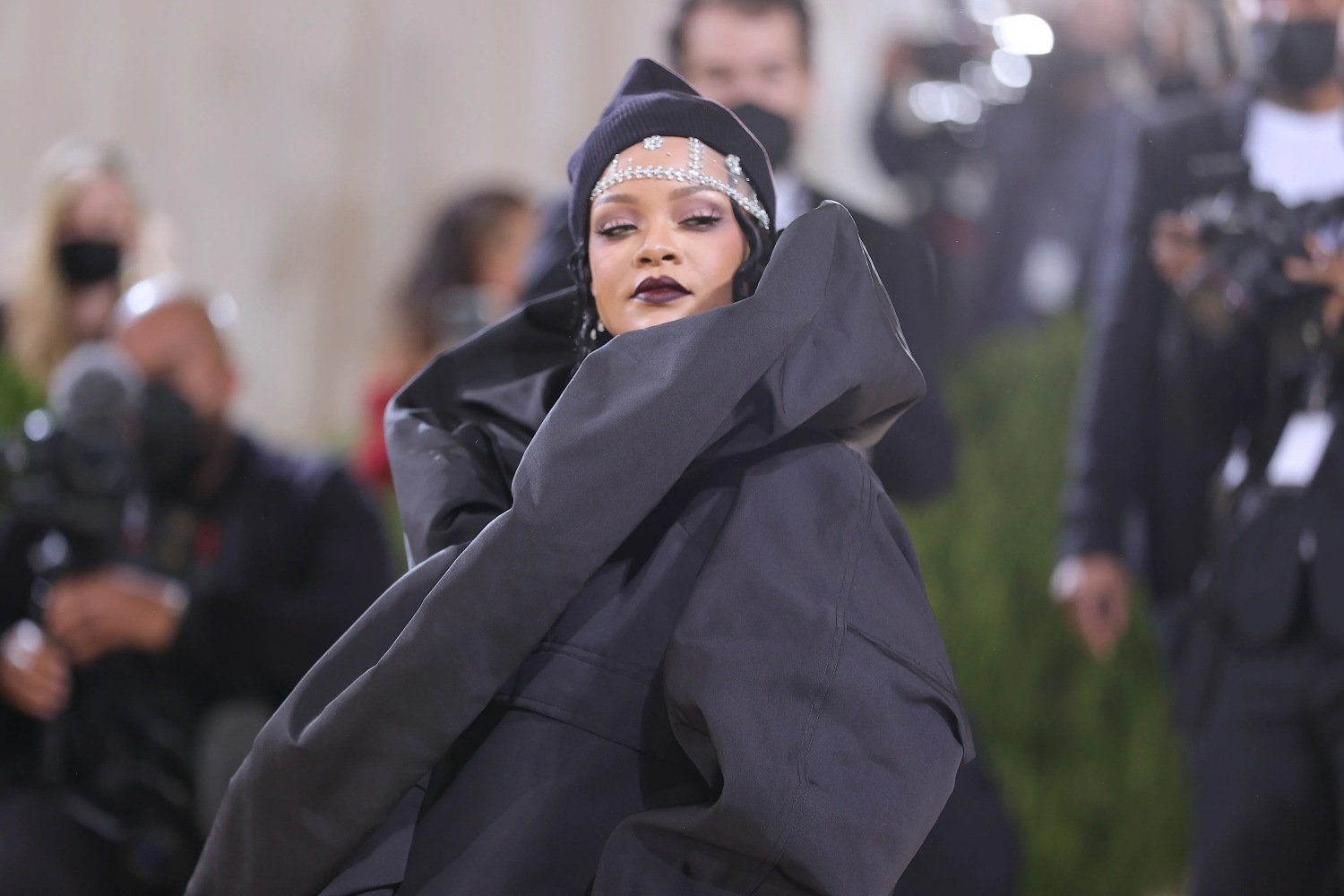 Rihanna: Γιατί ακύρωσε την τελευταία στιγμή την εμφάνισή της στο Met Gala 2024