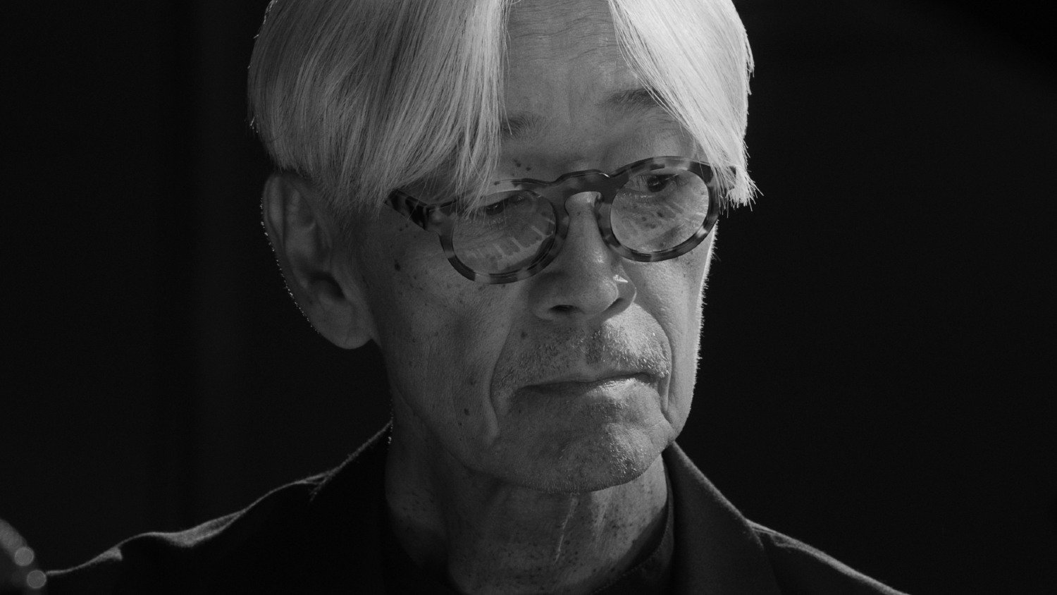 Ryuichi Sakamoto: Το τελευταίο δώρο του έρχεται μέσα από τις σελίδες της νέας αυτοβιογραφίας του «Music Sets You Free: A Memoir»