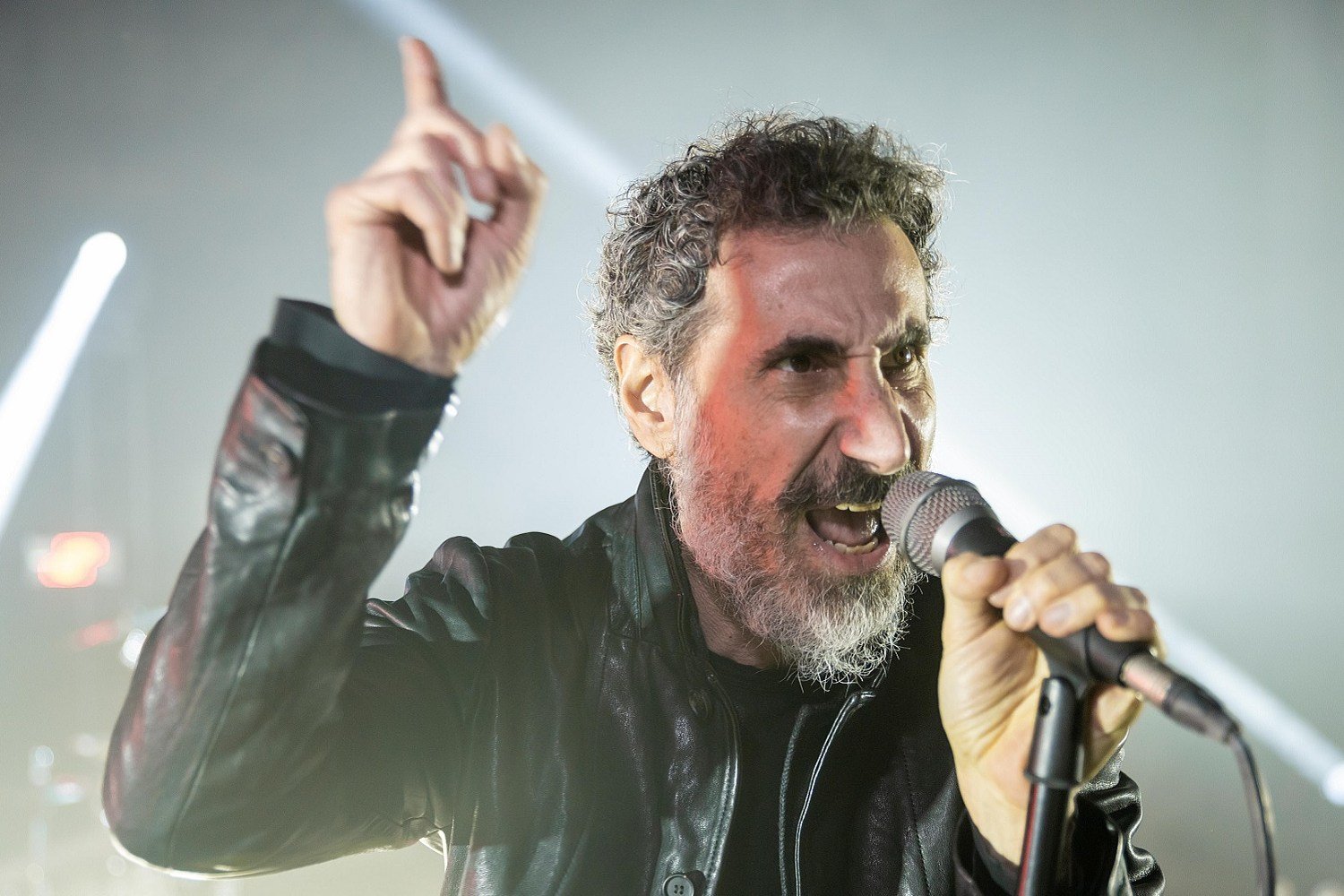Γιατί ο Serj Tankian των System Of A Down καταδικάζει την όψιμη αναγνώριση της Γενοκτονίας των Αρμενίων από το Ισραήλ