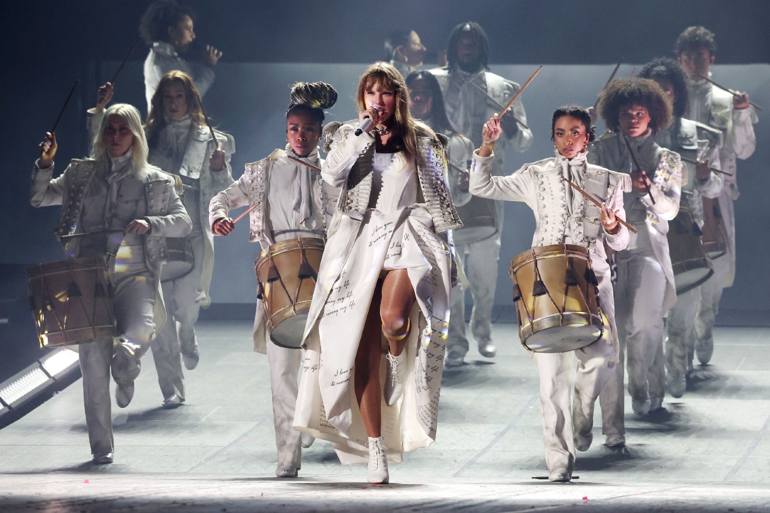 Taylor Swift: Το «The Eras Tour» επέστρεψε – Τραγούδησε για πρώτη φορά τραγούδια του «The Tortured Poets Department»