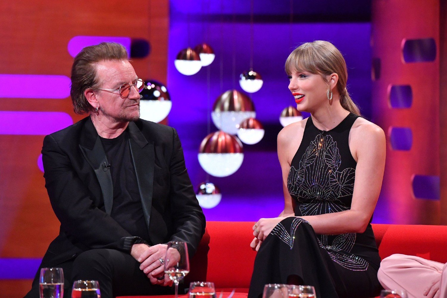 Ο Bono δηλώνει θαυμαστής της Taylor Swift: «Είμαι Swiftie»