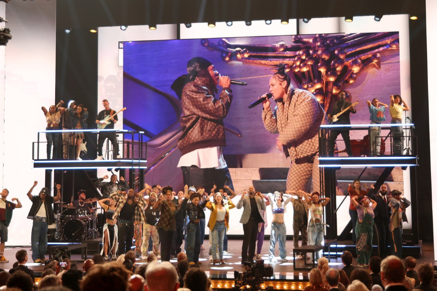 Alicia Keys και JAY-Z τραγούδησαν το «Empire State Of Mind» στα Βραβεία Tony 2024
