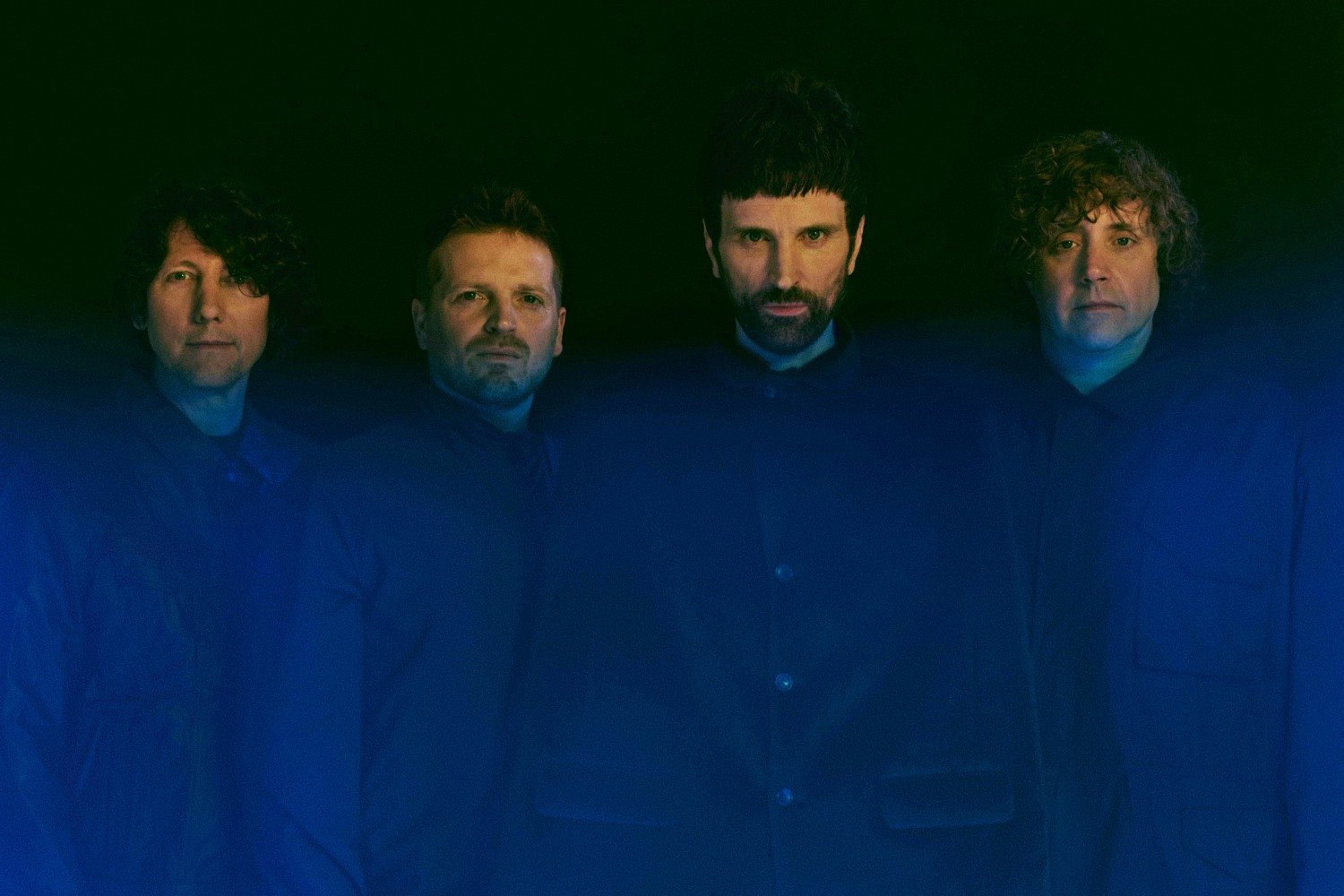 Kasabian: Το μυστικό των μεγαλύτερων επιτυχιών τους είναι ένα μικρόφωνο των 50 λεπτών