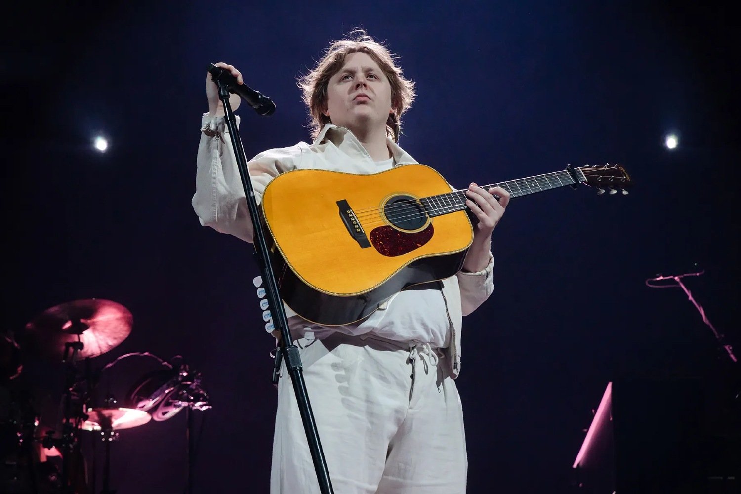 Lewis Capaldi: Γιατί σταματά να κυνηγά την επιτυχία – Η μεγάλη απόφαση για το μέλλον της καριέρας του
