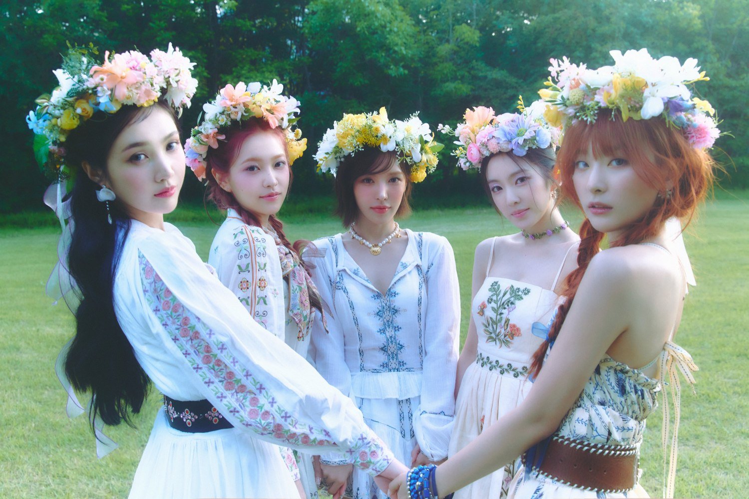 Red Velvet: Μυστήριο και σαγήνη στο νέο mini album «Cosmic»