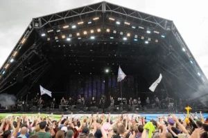 Glastonbury 2027: Υπερπωλήθηκαν εισιτήρια λόγω διοικητικού λάθους – Τι θα γίνει με τις κρατήσεις