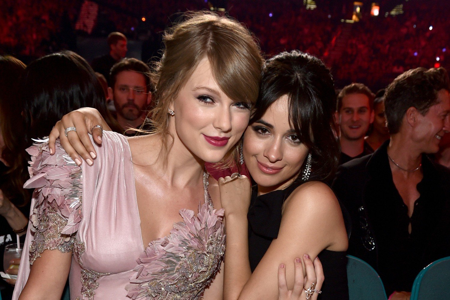 Camila Cabello: Η συμβουλή που της έδωσε η Taylor Swift όταν συναντήθηκαν για πρώτη φορά