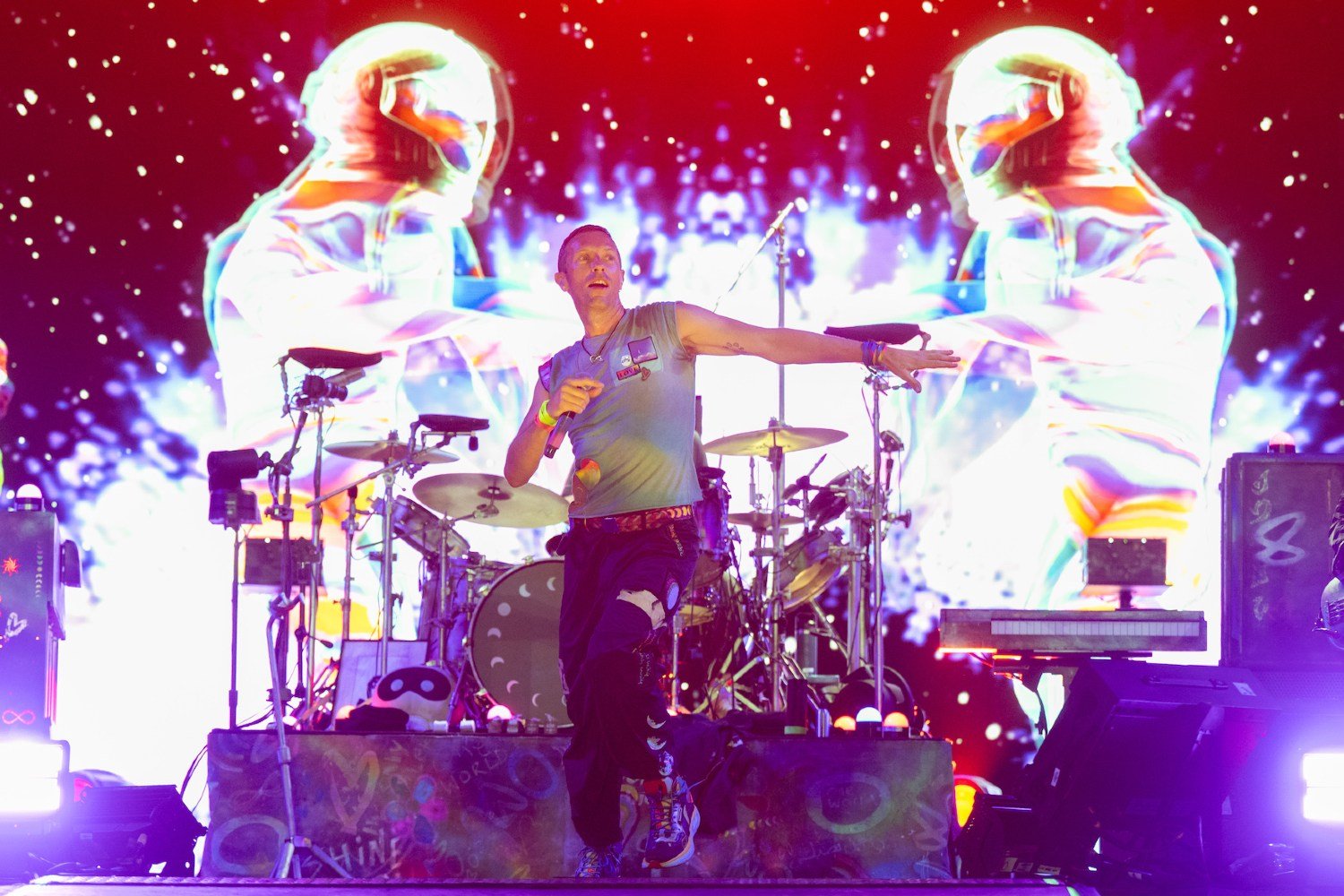 Coldplay: Δωρίζουν φωτογραφίες από το «A Film For The Future» για την ενίσχυση του Tiny Changes στη μνήμη του Scott Hutchison