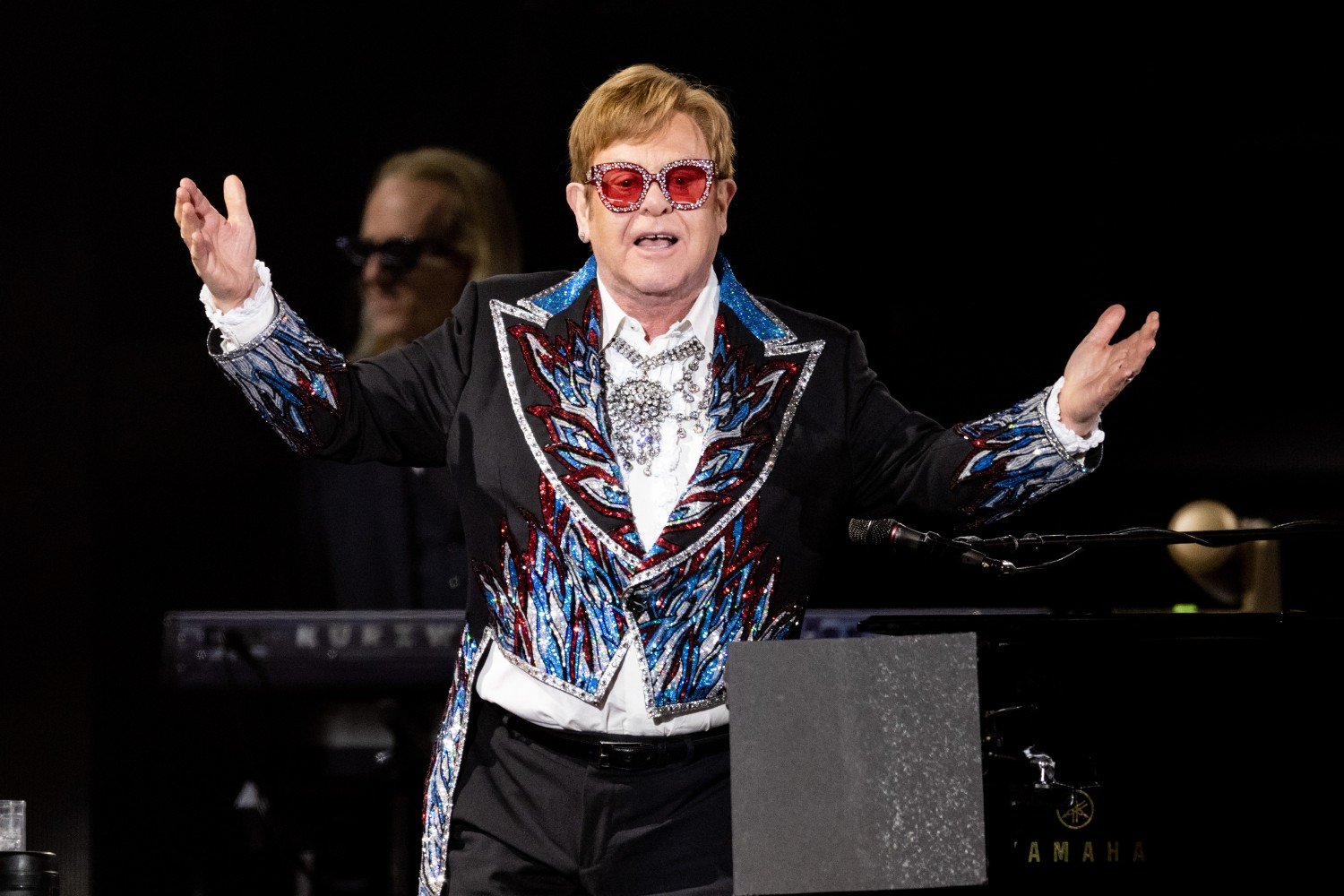 Ο Elton John έμεινε «κενός» όταν άλλαξε το όνομά του και άφησε πίσω την παιδική ηλικία του Ο Elton John έμεινε «κενός» όταν άλλαξε το όνομά του και άφησε πίσω την παιδική ηλικία του
