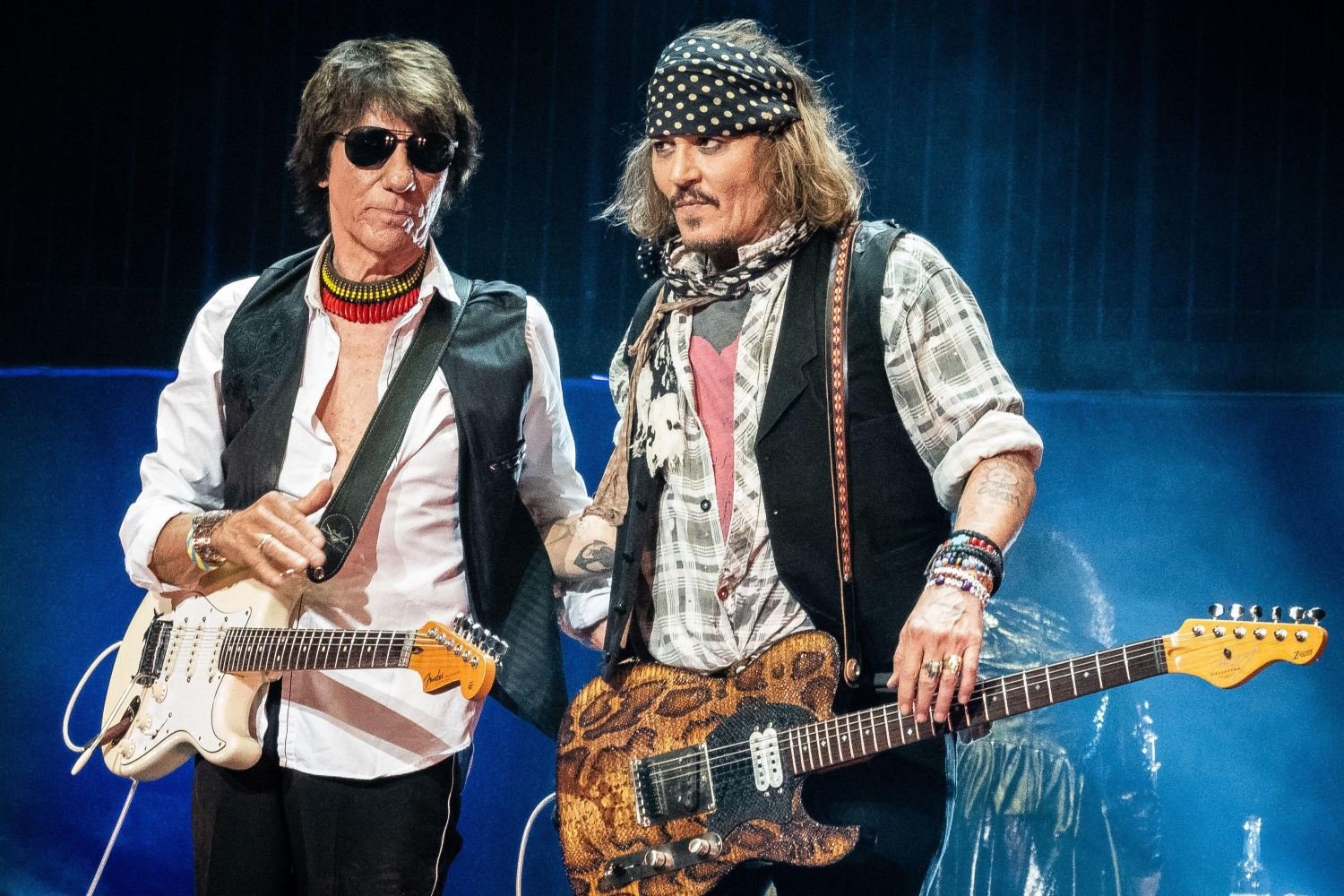 Johnny Depp και Andrea Bocelli μαζί στη σκηνή – Απέτισαν φόρο τιμής στον Jeff Beck