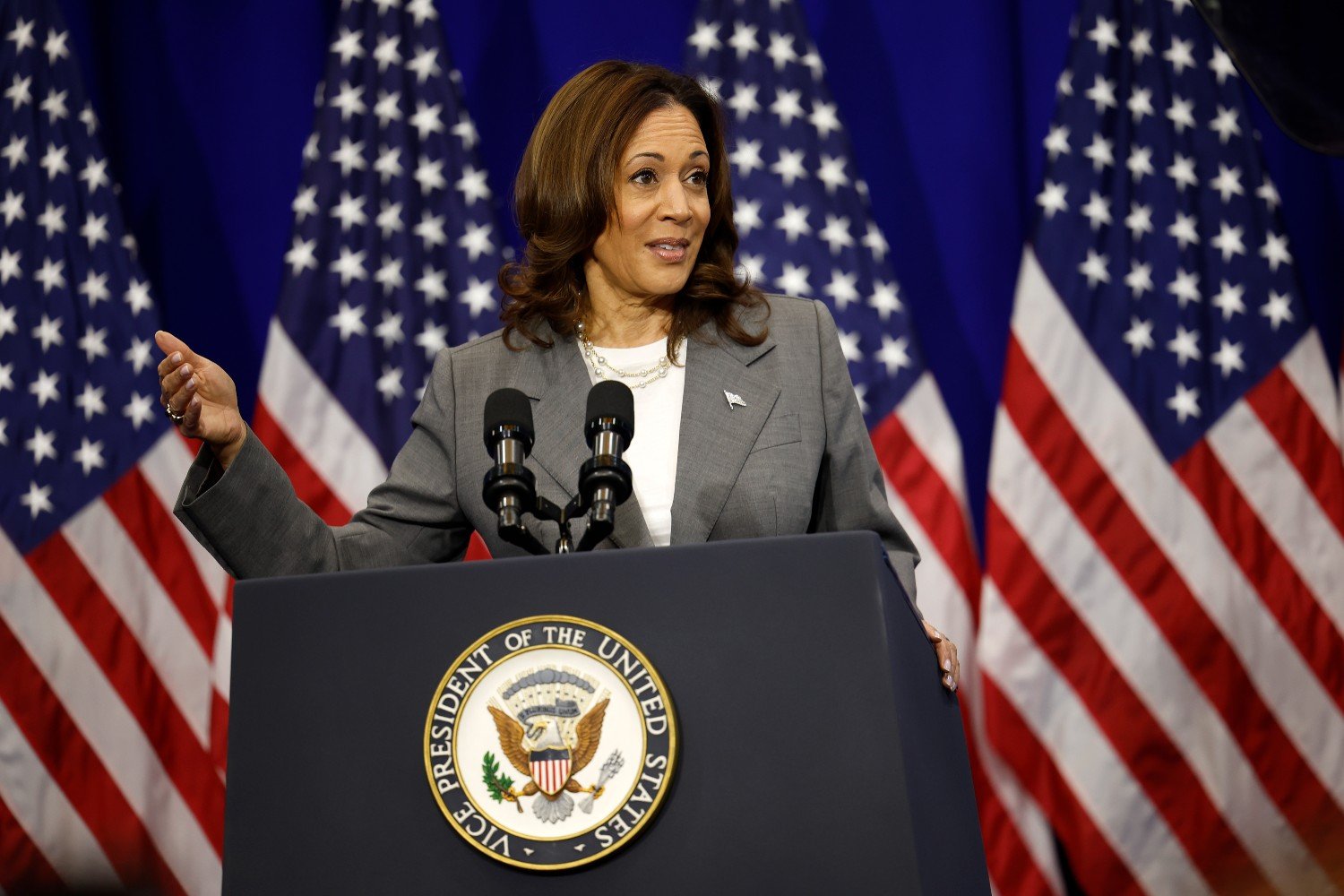 Η Kamala Harris είναι «πολύ υπερήφανη» που έχει τη στήριξη της Taylor Swift