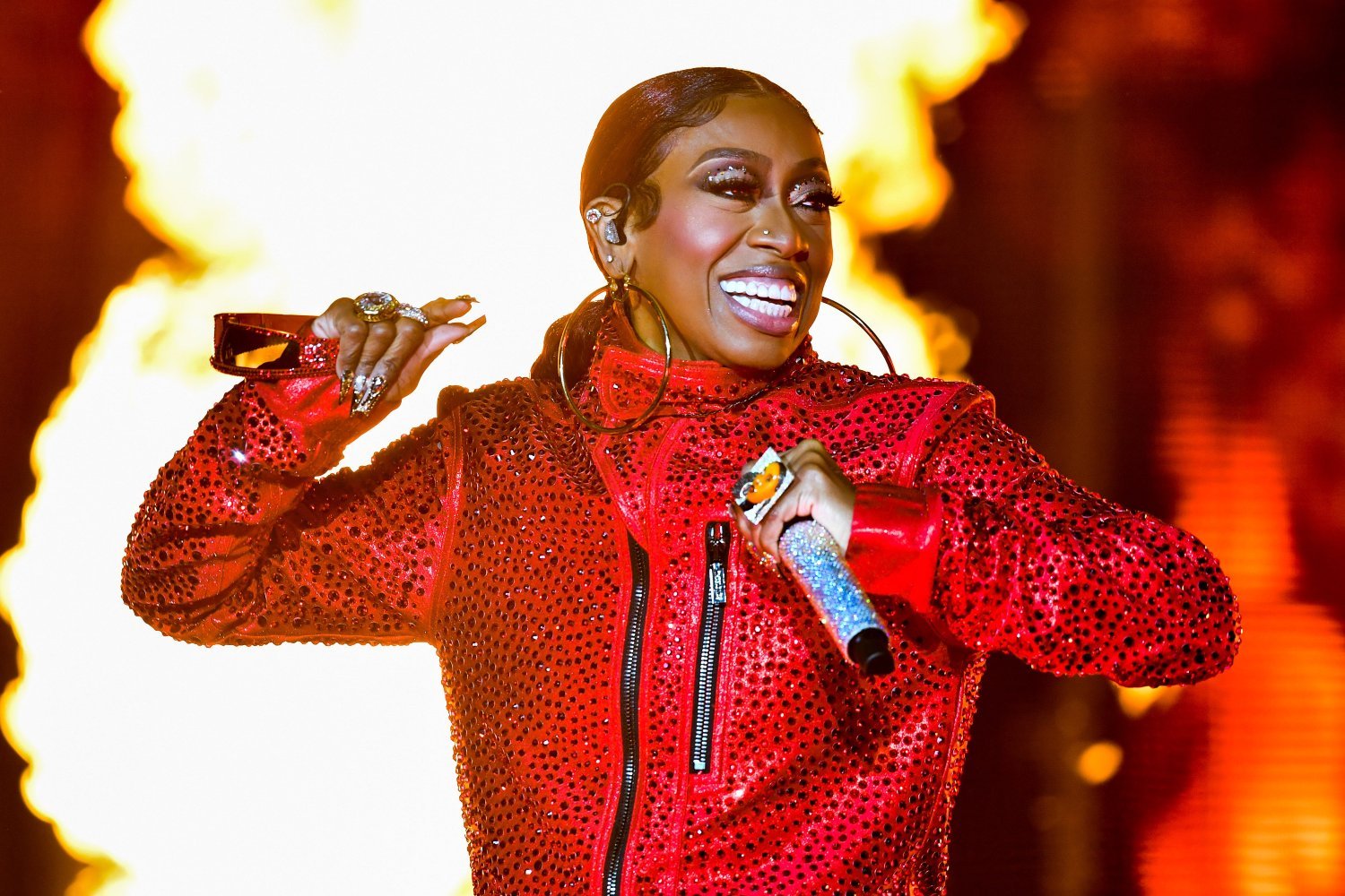 Η Missy Elliott ζητάει πίσω το τραγούδι της – Η απίστευτη ιστορία του «Car Wash» με την Christina Aguilera που χάθηκε στην ψηφιακή εποχή