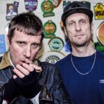 Οι Sleaford Mods μοιράζονται τα ακυκλοφόρητα τραγούδια «Git Some Balls» και «Air Con»