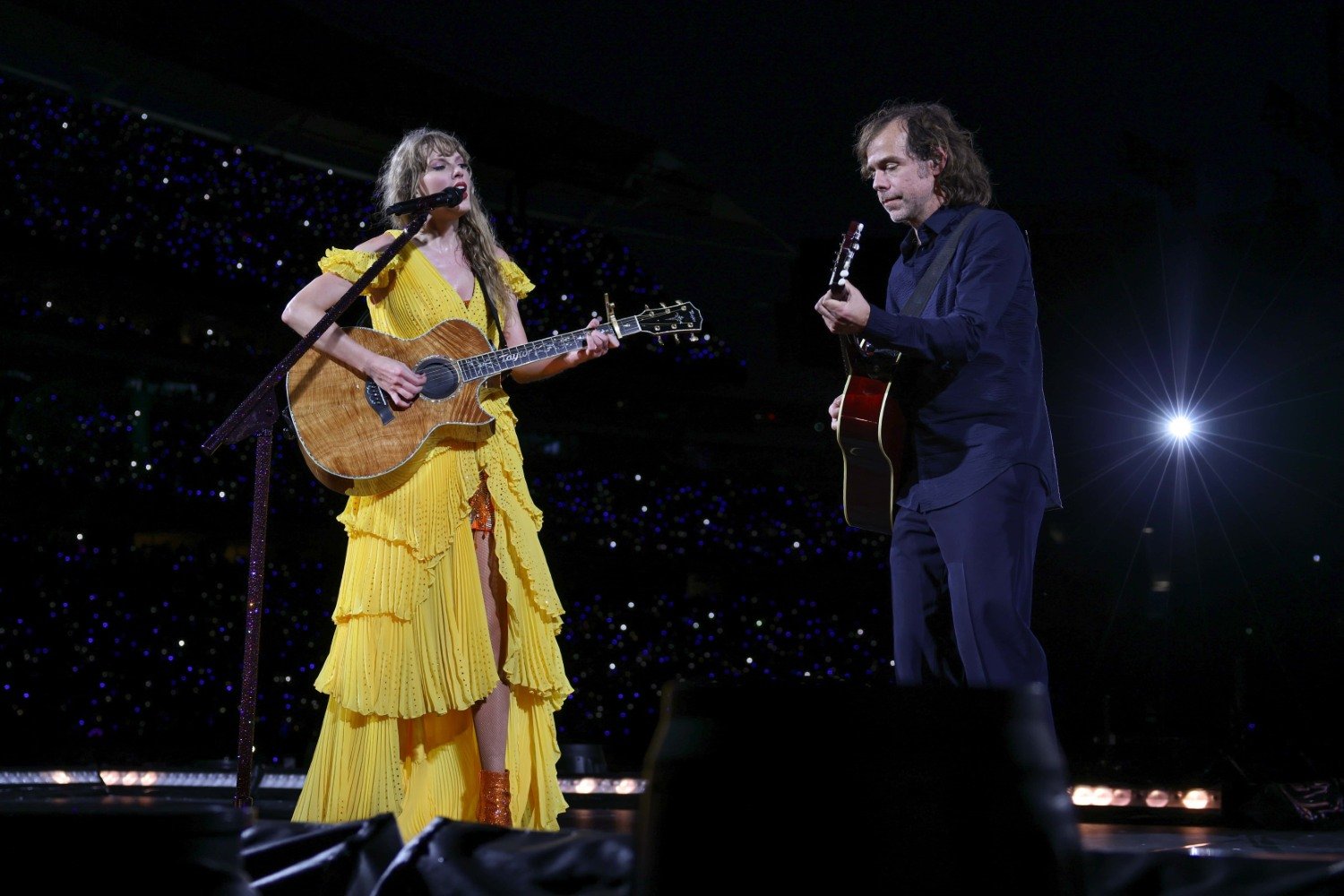 Taylor Swift: Τα «Cardigan» και «Willow» προορίζονταν αρχικά για τους The National