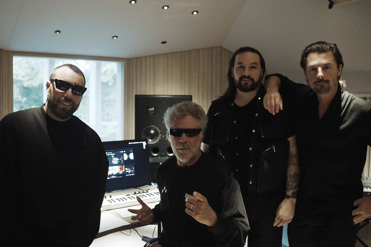 Ο Will Ferrell ανεβαίνει στα decks μαζί με τους Swedish House Mafia