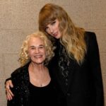 Taylor Swift: Η Carole King τραγούδησε το «Shake It Off» στη συγκέντρωση Swifties for Kamala