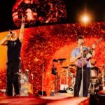 Shawn Mendes: Συνάντησε τους Coldplay στη σκηνή και τραγούδησε το «Fix You»