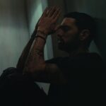 Ο Eminem ζητά συγχώρεση από ψηλά στο video του «Somebody Save Me»