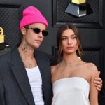 Η Hailey Bieber απαντά στις «εξωφρενικές» φήμες ότι είναι μάνατζερ του Justin Bieber