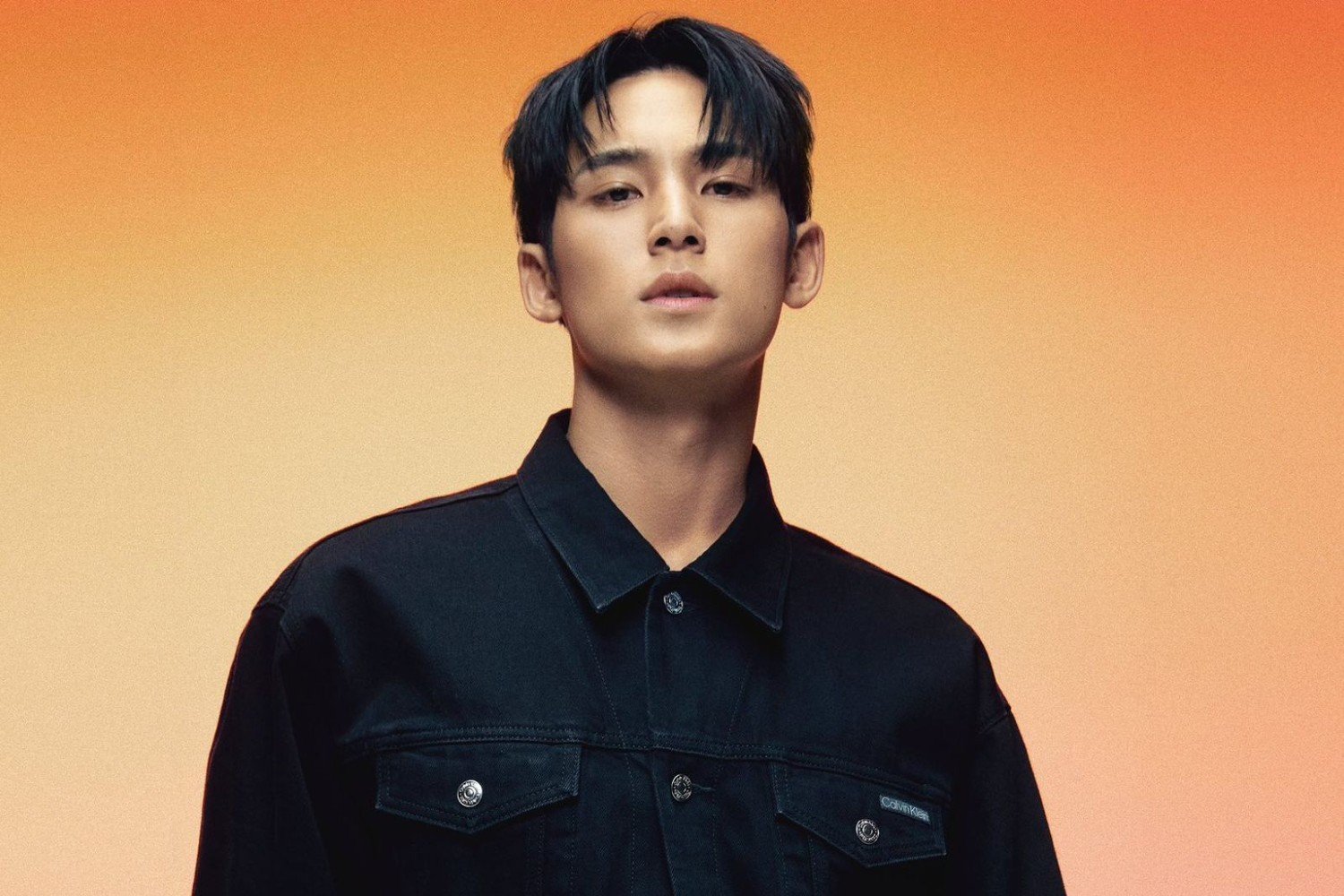 Ο MINGYU των SEVENTEEN πρωταγωνιστεί στη νέα καμπάνια της Calvin Klein