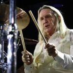 Ο Nicko McBrain των Iron Maiden αποκαλύπτει τη θρυλική ζωή του σε μία καθηλωτική αυτοβιογραφία