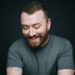 Sam Smith: Το νέο άλμπουμ του «Hazel Eyes» γεννήθηκε από έναν έρωτα που έγινε αρραβώνας
