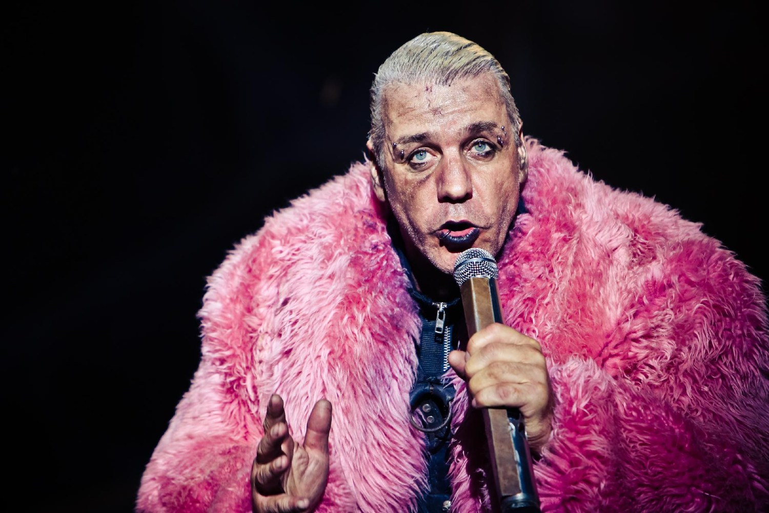 Ο Till Lindemann κατέθεσε μήνυση κατά της Spiegel για τις κατηγορίες για σεξουαλική επίθεση
