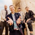 Coldplay: Ερωτική εξομολόγηση με φόντο το Ηρώδειο στο video του «feelslikeimfallinginlove»
