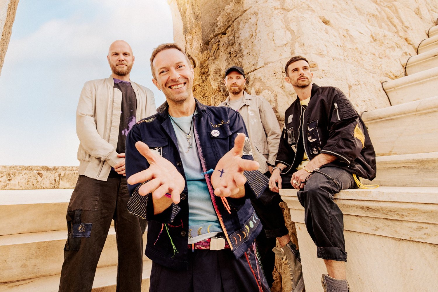 Coldplay: Το «In-Between» αποκαλύπτει την αθέατη πλευρά της προσφυγικής κρίσης