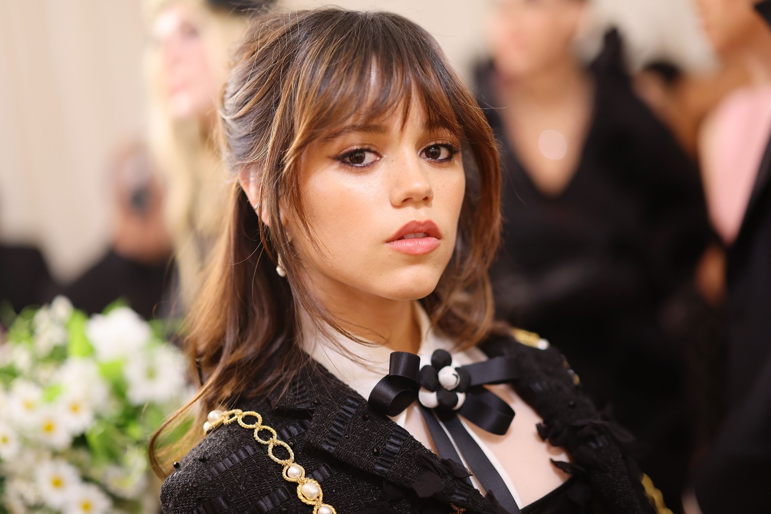 Η Jenna Ortega απαντά στο αιώνιο δίλημμα: Blur ή Oasis;