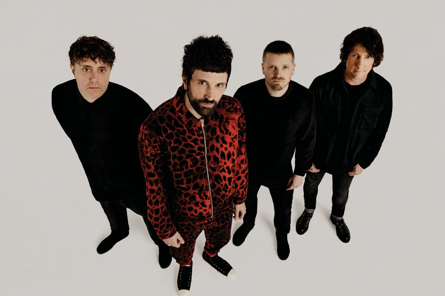 Kasabian: Για όγδοη φορά στο No. 1 του Ηνωμένου Βασιλείου με το «Act III» Kasabian: Για όγδοη φορά στο No. 1 του Ηνωμένου Βασιλείου με το «Act III»