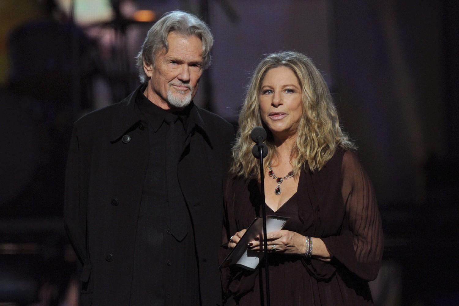 Η Barbra Streisand αποτίνει φόρο τιμής στον Kris Kristofferson: «Ήξερα ότι ήταν ξεχωριστός»