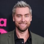 Ο Lance Bass άκουσε τον Diddy να λέει στον Justin Timberlake να εγκαταλείψει τους *NSYNC