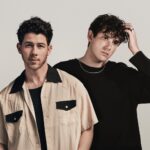 JVKE και Nick Jonas υμνούν την αιώνια αγάπη με το «This Is What Forever Feels Like»