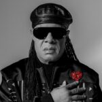 Stevie Wonder: Απευθύνει κάλεσμα για ενότητα με το νέο τραγούδι «Can We Fix Our Nation’s Broken Heart»