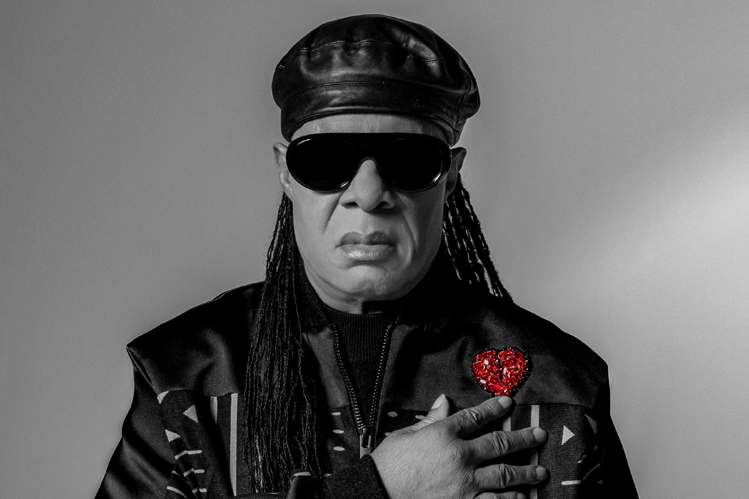 Stevie Wonder: Απευθύνει κάλεσμα για ενότητα με το νέο τραγούδι «Can We Fix Our Nation’s Broken Heart»