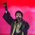 Ο The Weeknd εγκαταλείπει τα σχέδια αποχώρησης: «Θα είμαι εδώ για πάντα μαζί σας»