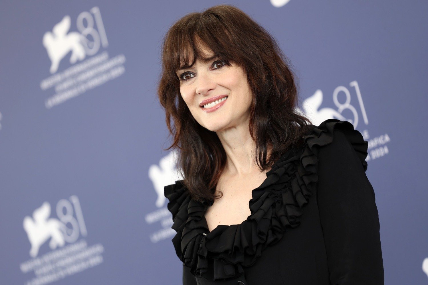 Η Winona Ryder «έβαλε τα κλάματα» όταν οι νεαροί πρωταγωνιστές του «Stranger Things» δεν μπορούσαν να αναγνωρίσουν έναν δίσκο βινυλίου
