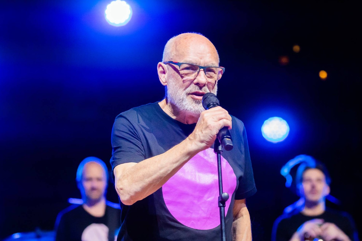 «Η Παλαιστίνη ζει μέσα από την αλληλεγγύη»: Ο Brian Eno σχολιάζει την έλλειψη πολιτικής ηγεσίας και καλεί σε δράση