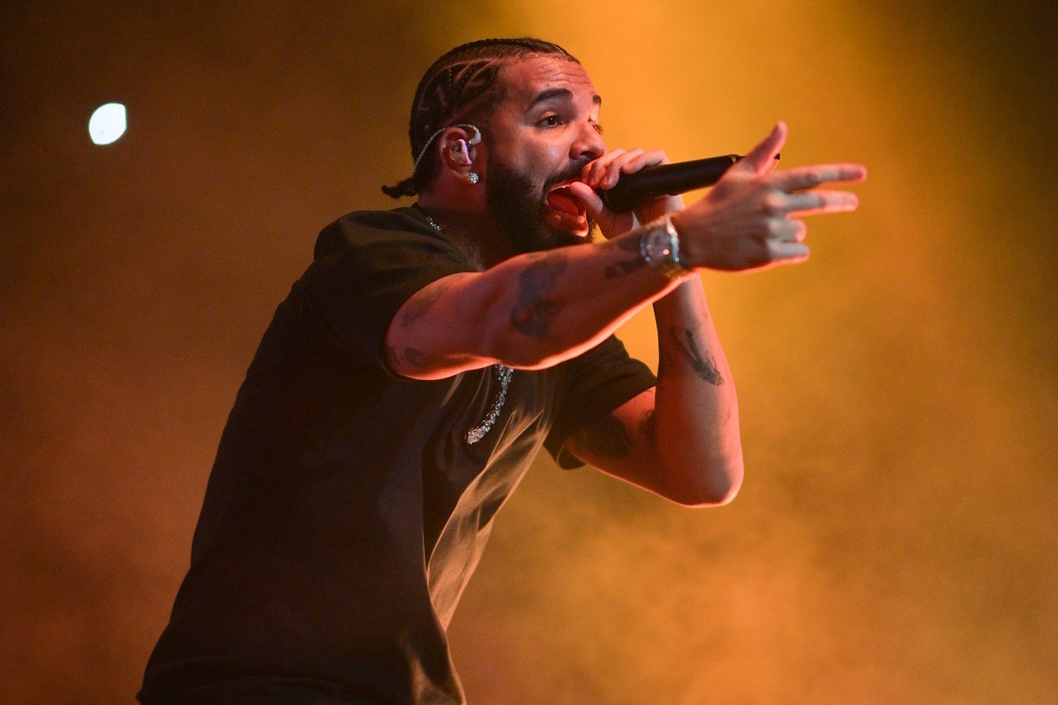 Ο Drake δεν ξεχνά: Η αποθέωση στη Nelly Furtado και οι αιχμές για την «τραυματική» βραδιά που τον στοιχειώνει 15 χρόνια