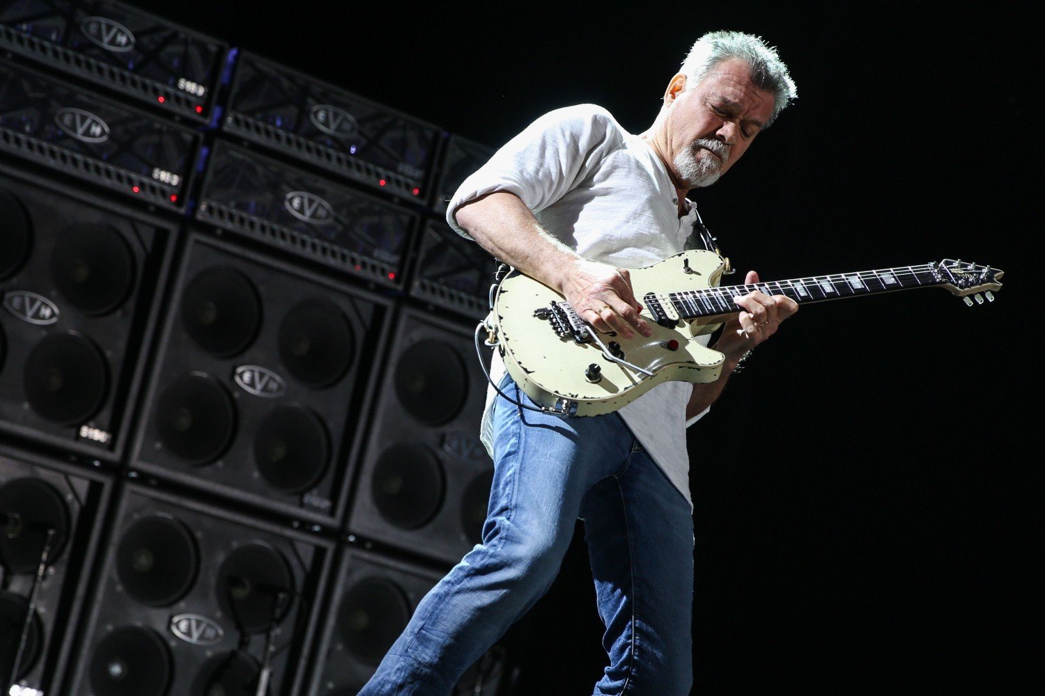 Ο Eddie Van Halen πήρε ένα ολόκληρο μπουκάλι με στεροειδή χάπια πριν πεθάνει – «Ένιωθε σαν τον Superman»