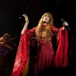 Florence + The Machine: Μια θεϊκή διασκευή του «Angel Of My Dreams» της Jade που μετατρέπει τον πόνο σε ομορφιά